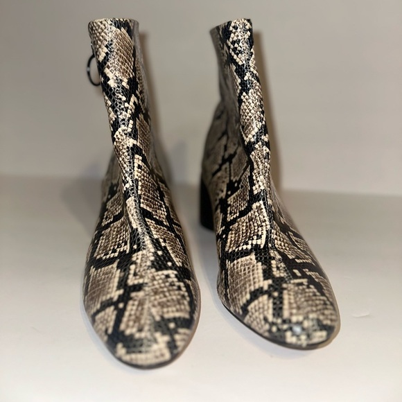 Sbicca| Snake print bootie size 8 - Picture 3 of 6